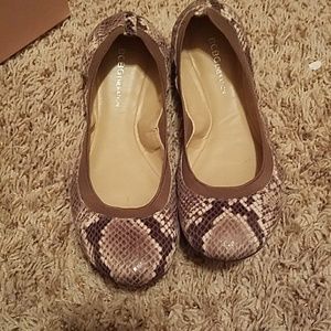 Bcbg flats